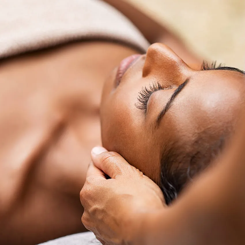 Golden Glow Reset Facial